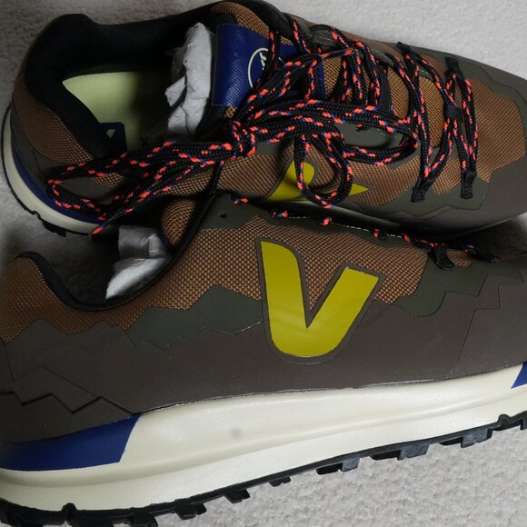 VEJA Fitz Roy Hiking Shoe - Picture 4 of 6